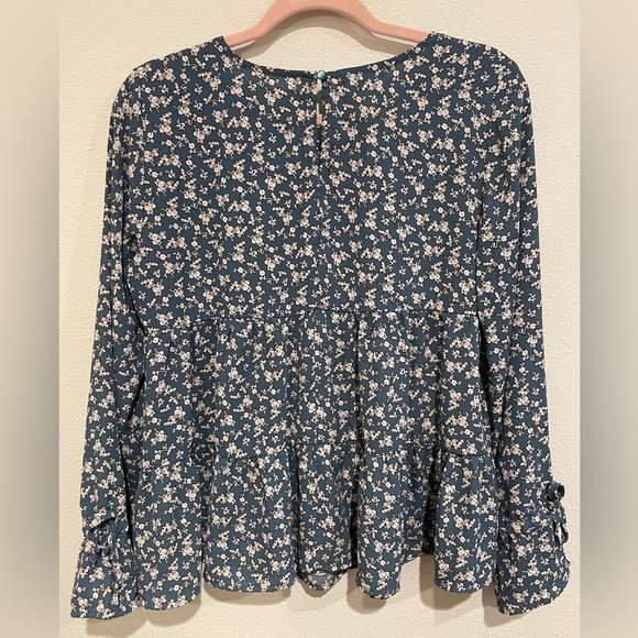 Maurices Smokey Teal Ditzy print blouse. Size S - Picture 6 of 6
